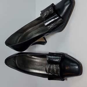Rosalina heels black bow 6M vintage sm pebble leather 80s vibe 3"heel
